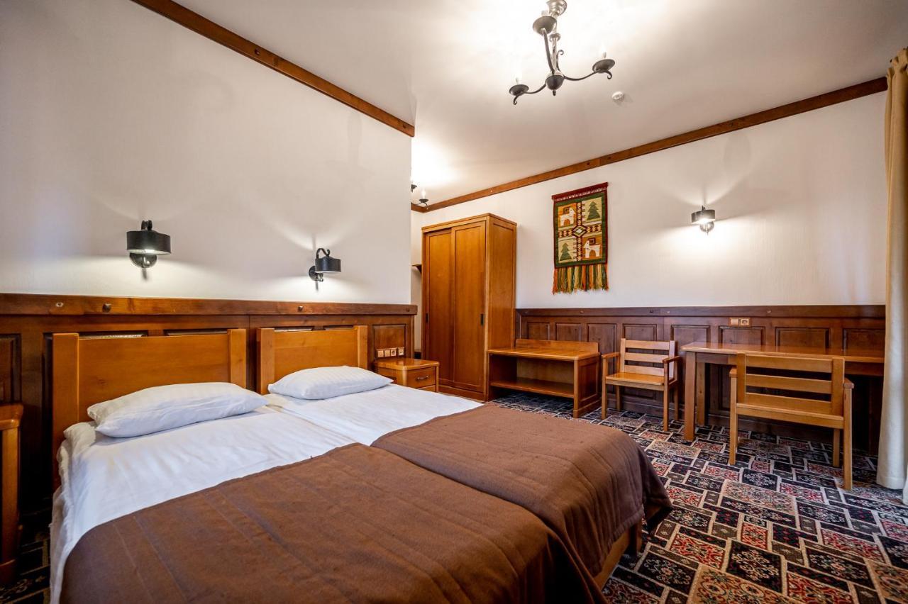 Tatariv Deluxe Hotel Luaran gambar