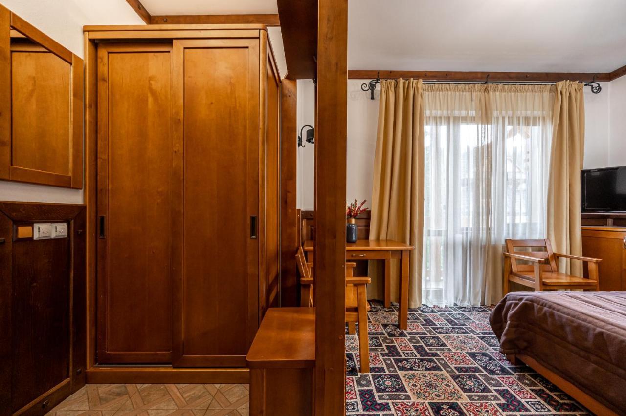 Tatariv Deluxe Hotel Luaran gambar