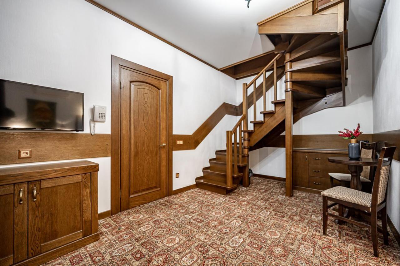 Tatariv Deluxe Hotel Luaran gambar