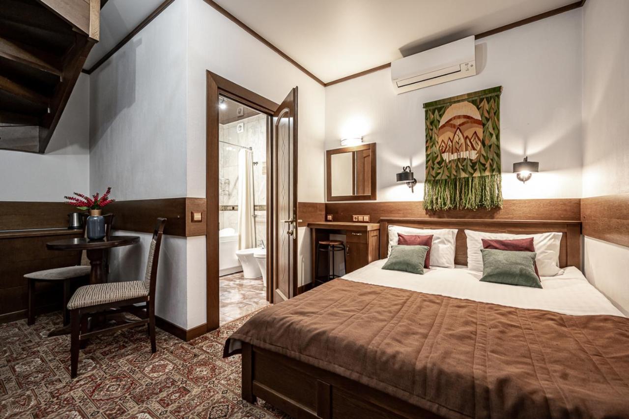 Tatariv Deluxe Hotel Luaran gambar